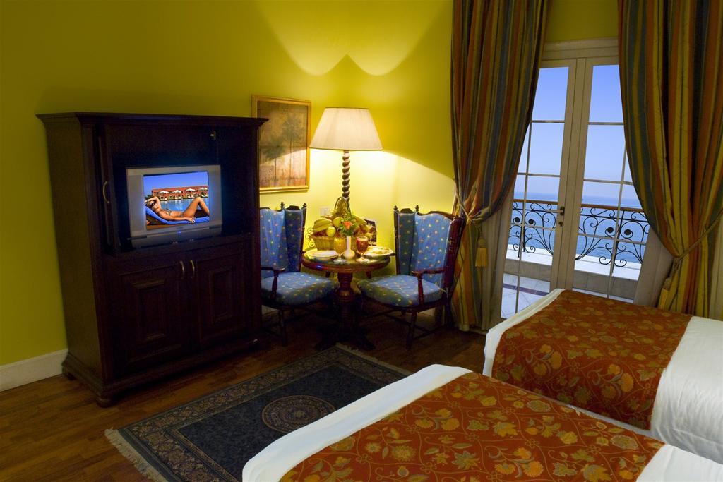 Helnan Auberge Fayoum Bagian luar foto